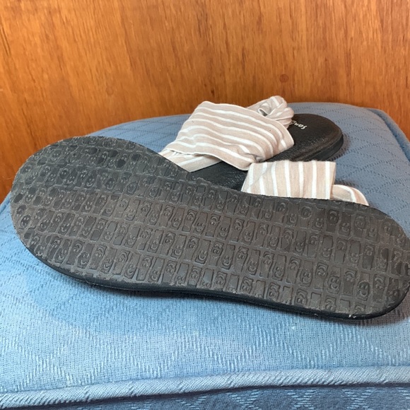 Samuel Yoga shoes - Picture 2 of 3